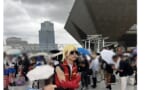 【画像】クワトロ大尉、突然の雨で身体が冷えてしまう…